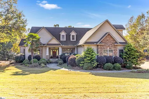 1256 Burdette Rd, Gray Court, SC 29645