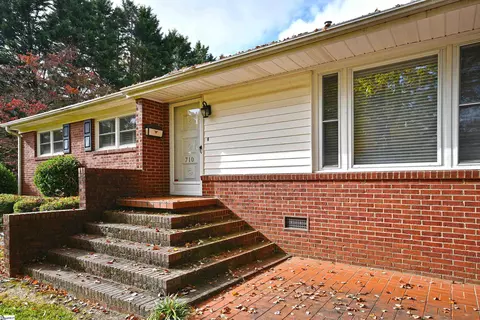 Exterior - 710 S E St, Easley, SC 29640 photo 4 of 9