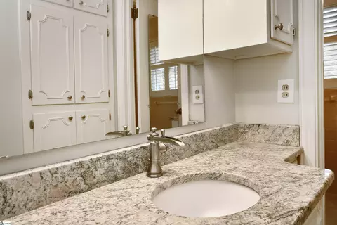 Bath - 710 S E St, Easley, SC 29640 photo 4 of 5
