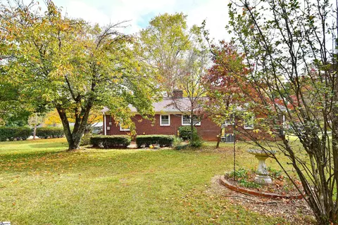 Exterior - 710 S E St, Easley, SC 29640 photo 6 of 9