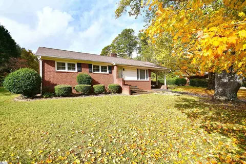 Exterior - 710 S E St, Easley, SC 29640 photo 3 of 9