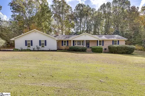 203 Lyons Dr, Simpsonville, SC 29681