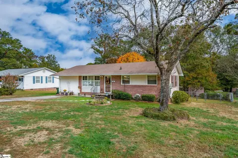 114 Vaughn St, Greer, SC 29651