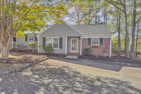 508 Wentworth St, Mauldin, SC 29662