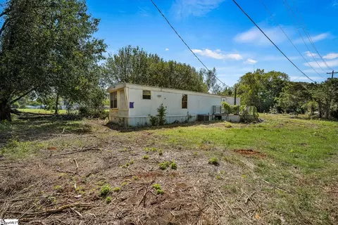 724 Kershaw St, Calhoun Falls, SC 29628