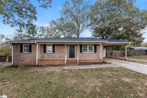 107 Irving St, Greer, SC 29651