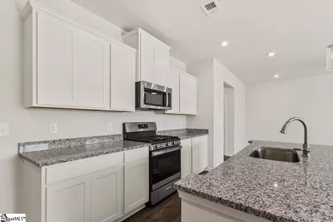 Kitchen - 1109 Berry Patch Dr, Lyman, SC 29365 photo 4 of 4