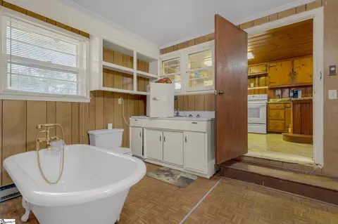 Bath - 818 Rice Rd, Easley, SC 29640 photo 2 of 2