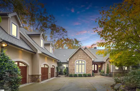 405 Lake Hills Ln, Travelers Rest, SC 29690