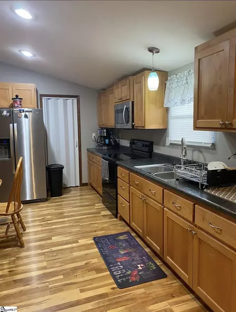 168 Floyd Cir, Easley, SC 29640 photo 2