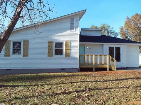 611 Bridwell Rd, Travelers Rest, SC 29690