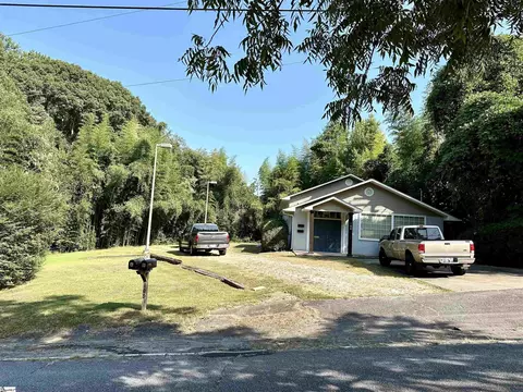 108 W Baker St, Pickens, SC 29671