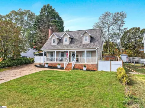 111 Creek Dr, Easley, SC 29642