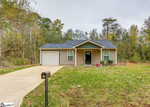 306 N St Ext, Wellford, SC 29385