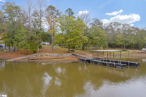 130 Lakeshore Ln, Seneca, SC 29678