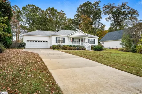 2 Wooded Glenn Ct, Pelzer, SC 29669