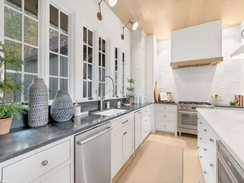 Kitchen - 231 S Lake Dr, Sunset, SC 29685 photo 3 of 4