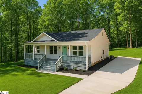 425 Tiger Ln, Westminster, SC 29693