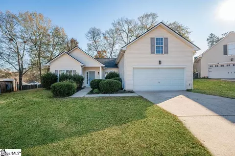 19 Oxbow Ct, Simpsonville, SC 29680