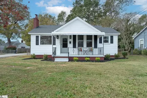 301 Perry Rd, Greenville, SC 29609