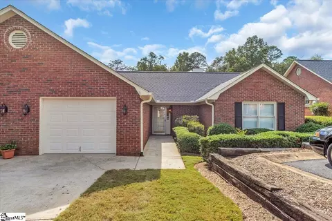 108 Fairoaks Dr, Greenville, SC 29615