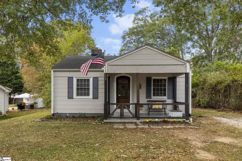 104 E Decatur St, Greenville, SC 29617