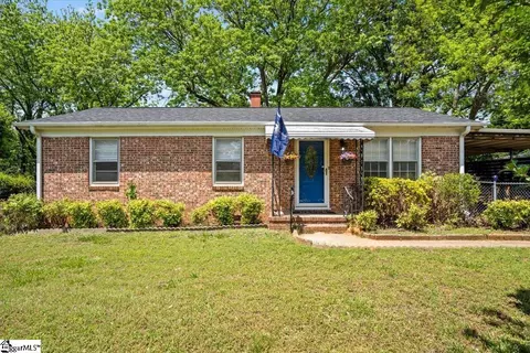 Exterior - 310 Skyline Rd, Greer, SC 29651 photo 2 of 5