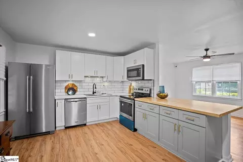 Kitchen - 310 Skyline Rd, Greer, SC 29651 photo 1 of 1