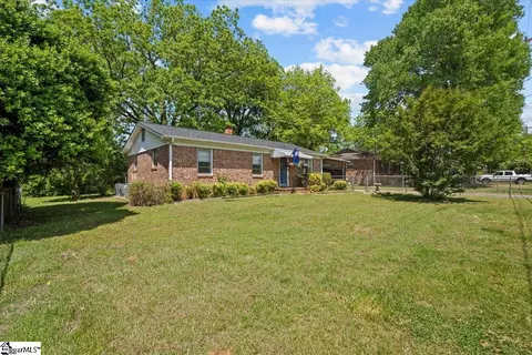 Exterior - 310 Skyline Rd, Greer, SC 29651 photo 3 of 5