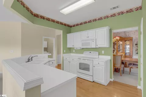 105 St James Place Dr, Greer, SC 29650 photo 7