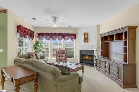 105 St James Place Dr, Greer, SC 29650 photo 10