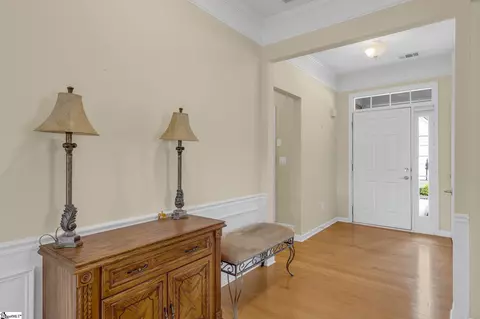 105 St James Place Dr, Greer, SC 29650 photo 2