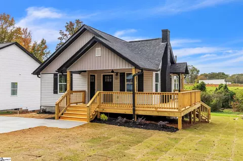 189 Dodd St, Wellford, SC 29385