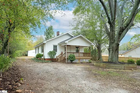 5 Hall Rd, Greenville, SC 29609
