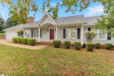 22 Summit Ct, Taylors, SC 29687