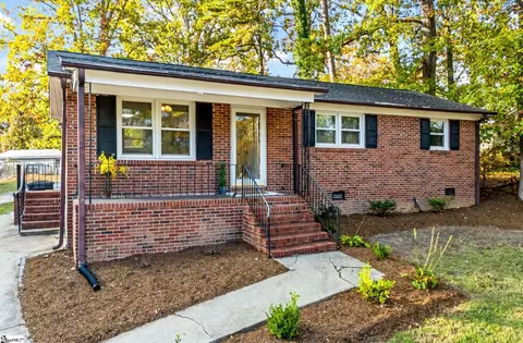 5 Sutton Dr, Taylors, SC 29687