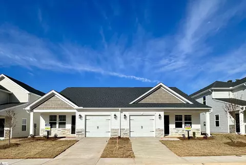 535 Winding Meadow Ln, Greenville, SC 29607