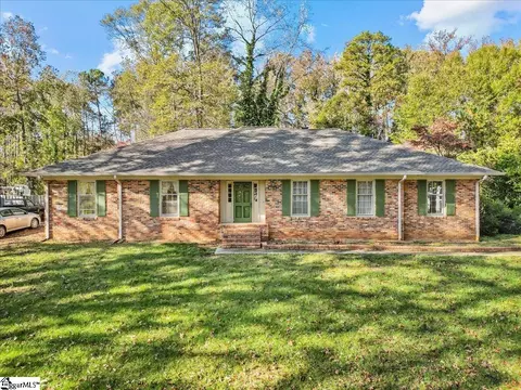 240 Heathwood Dr, Spartanburg, SC 29307