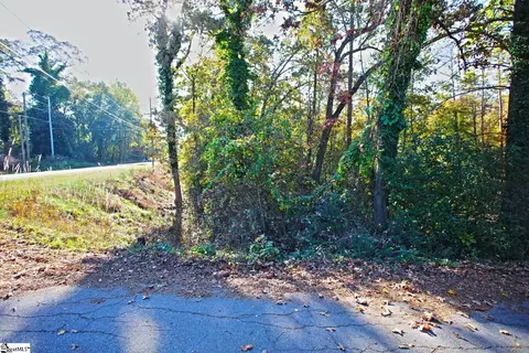 101 Hughes St, Seneca, SC 29672