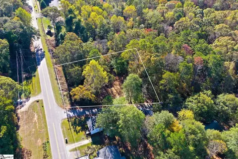 101 Hughes St, Seneca, SC 29672 photo 2