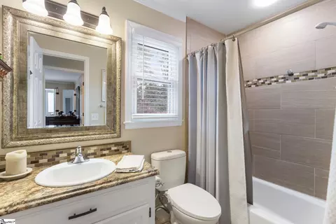 Bath - 1108 Devenger Rd, Greer, SC 29650 photo 4 of 4