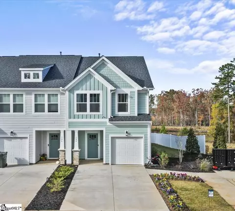 104 Cobden Ct, Simpsonville, SC 29681