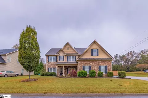 179 Raven Falls Ln, Simpsonville, SC 29681