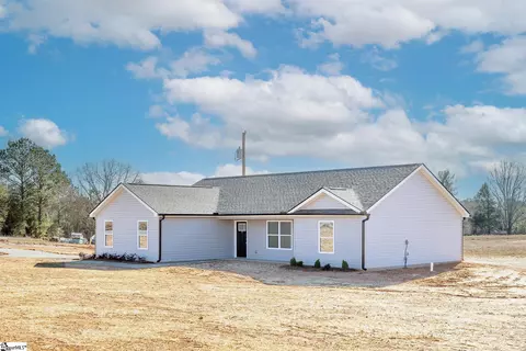 18 Lollis Rd, Laurens, SC 29360