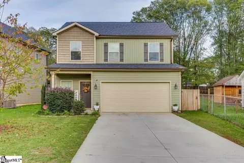 203 Kirby St, Greer, SC 29651