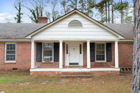 418 Byrnes St, Joanna, SC 29351