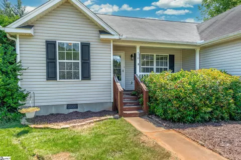 478 Chetola Rd, Seneca, SC 29672