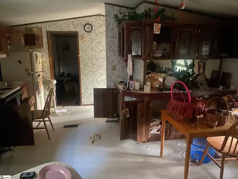 602 Crape Myrtle Rd, Laurens, SC 29360 photo 8
