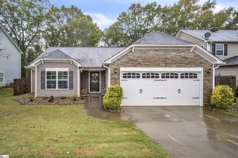 108 Rivers Edge Cir, Simpsonville, SC 29680