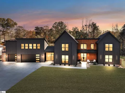 141 Beechwood Dr, Greer, SC 29651